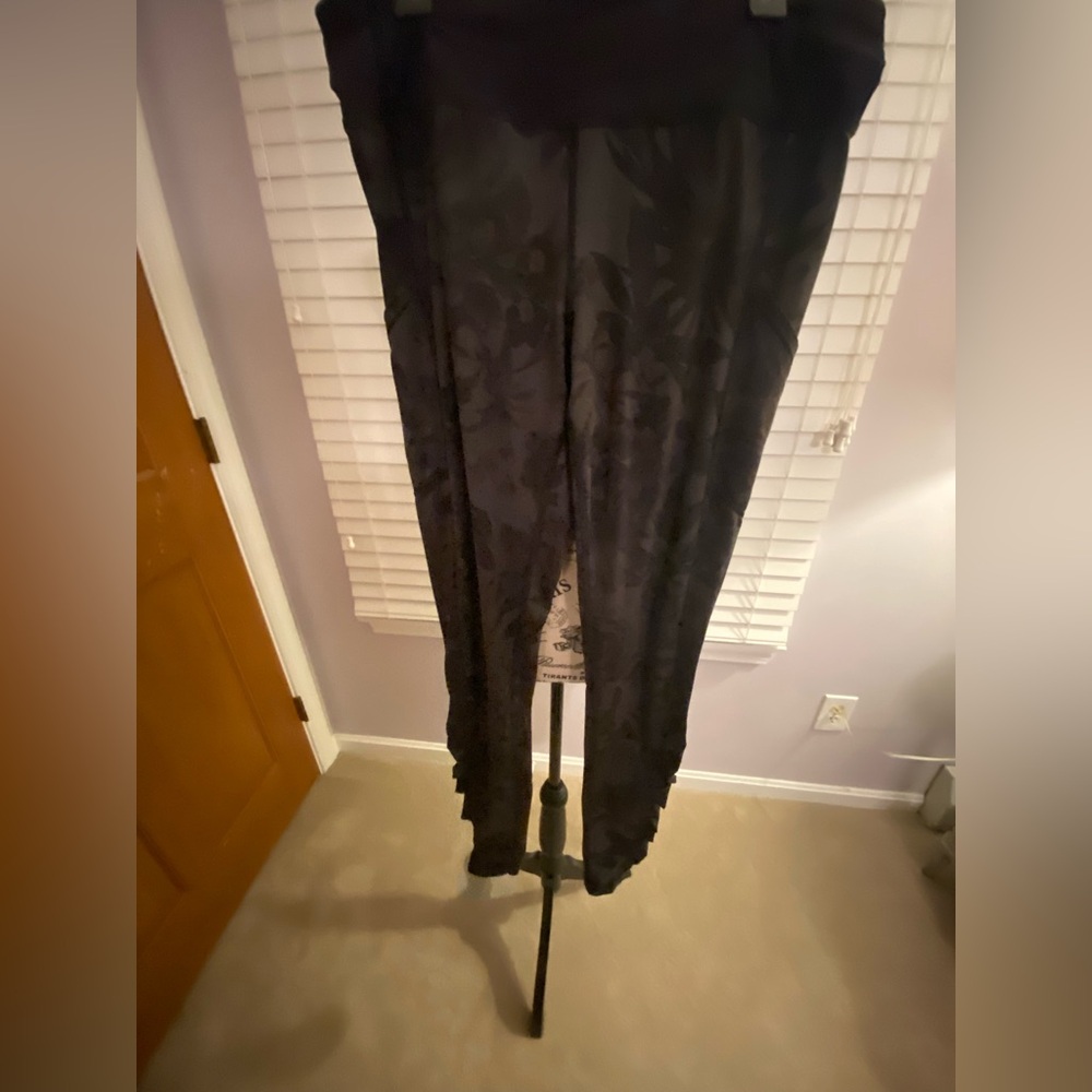 Black Floral Patterned leggings